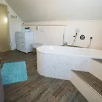Luxurioese In Ruhiger, Laendlicher Umgebung Apartament *